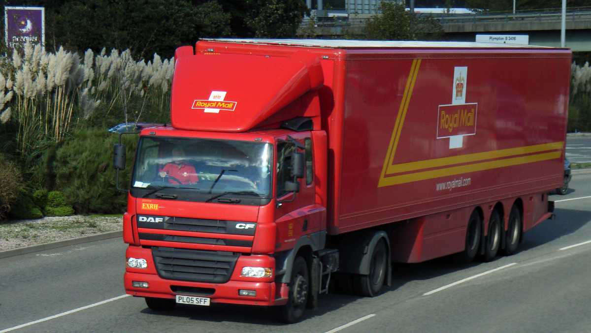 royal-mail-workers-vote-to-walk-out-over-pay-in2town